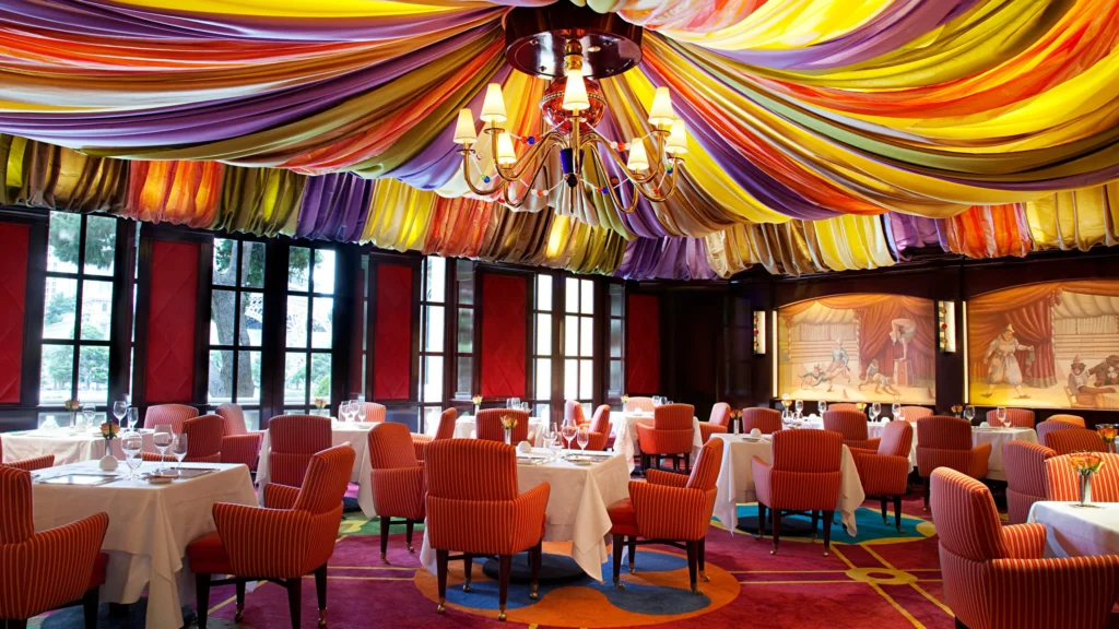Le Cirque